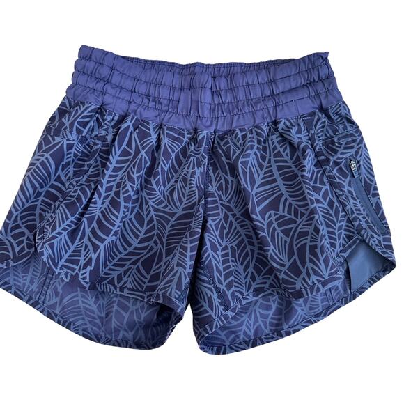 Lululemon Tracker Short II Pretty Palm Cadet Purple 4" Size 8 - Picture 1 of 3